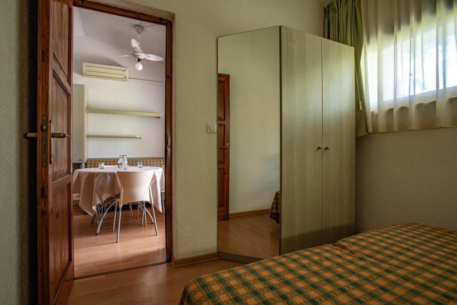 Bungalow mit 2 Schlafzimmern und Terrasse